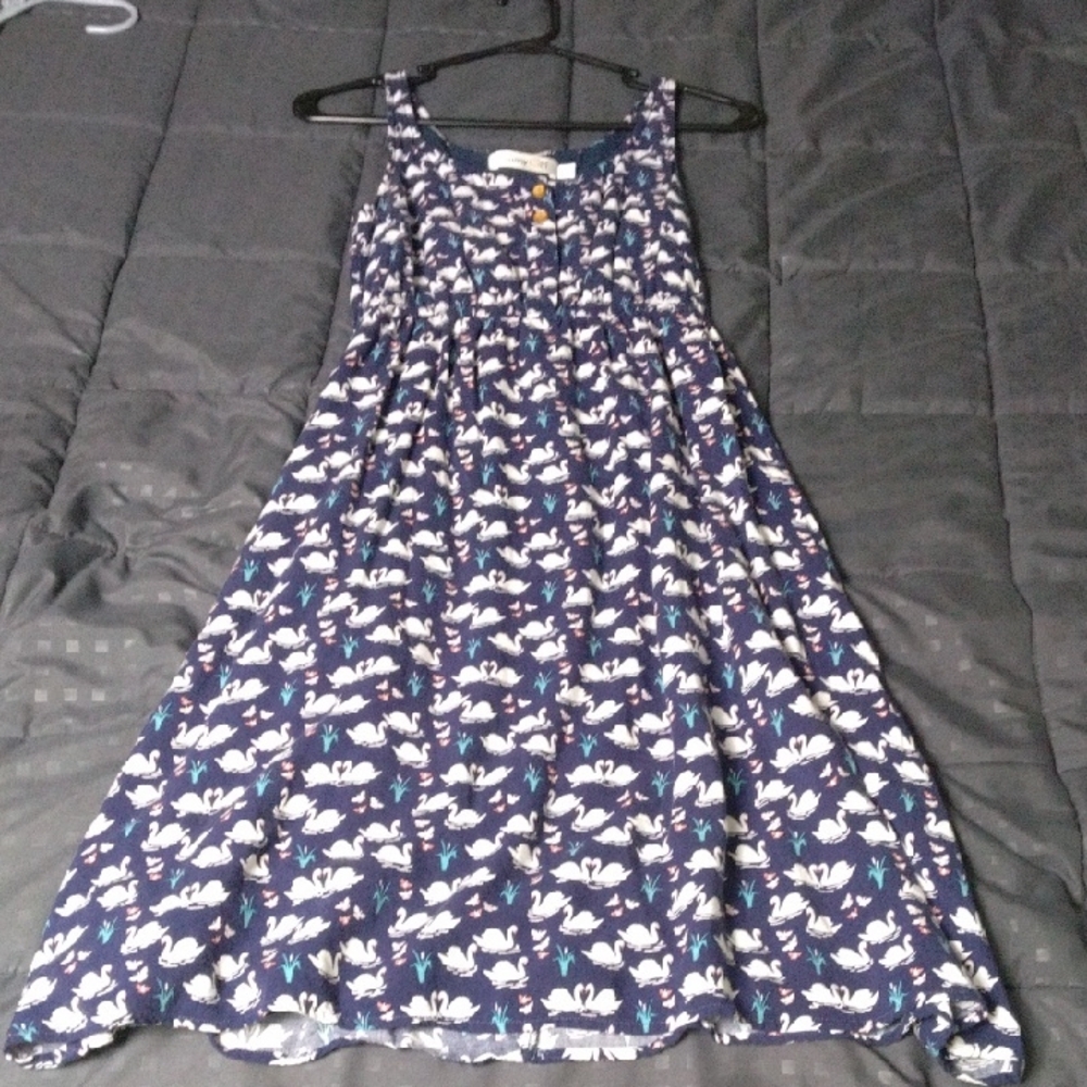 Swan Patterned Sleeveless Dress